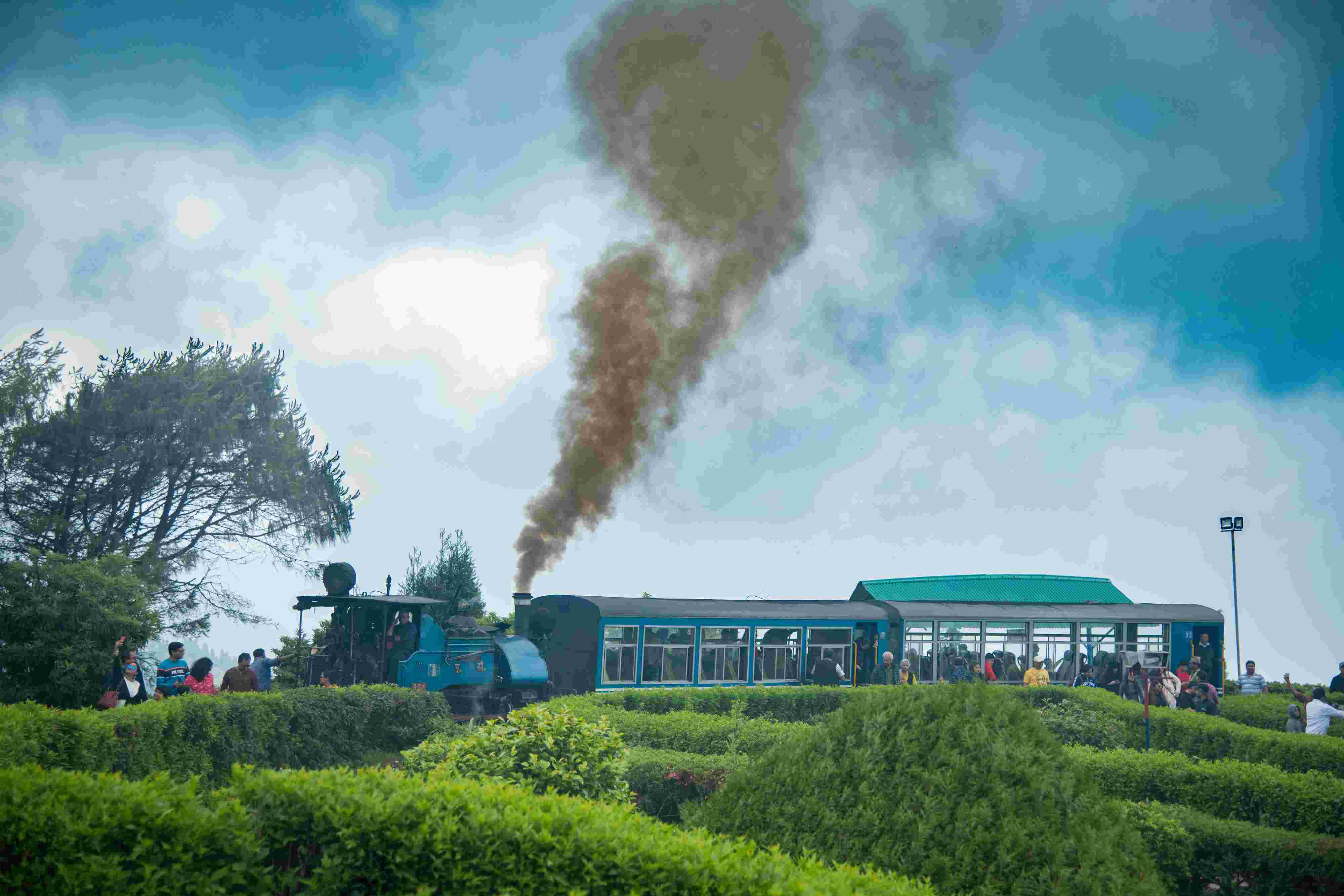 Darjeeling tour packages under 5000 from kolkata