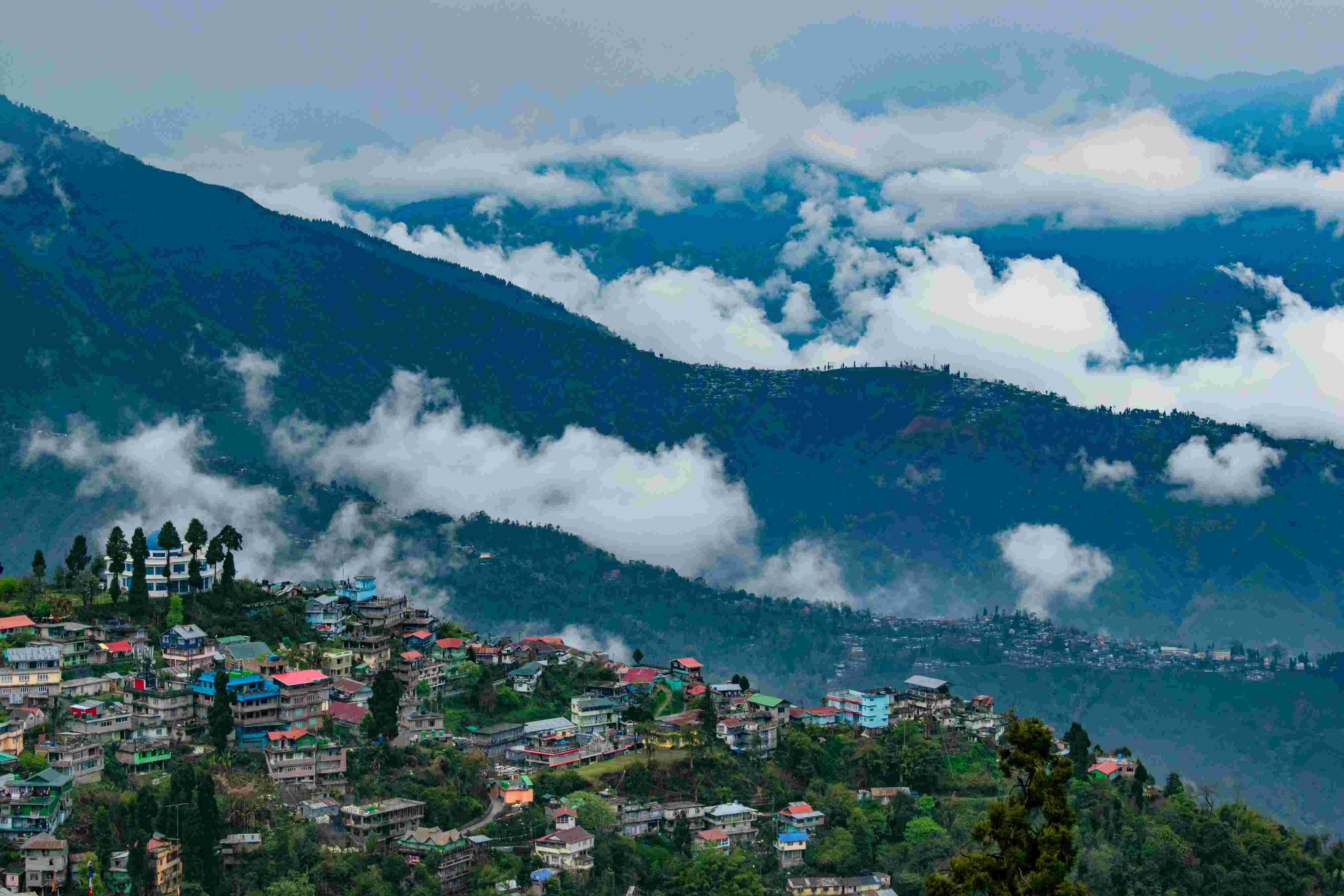 Darjeeling tour packages under 10000 from delhi for family
